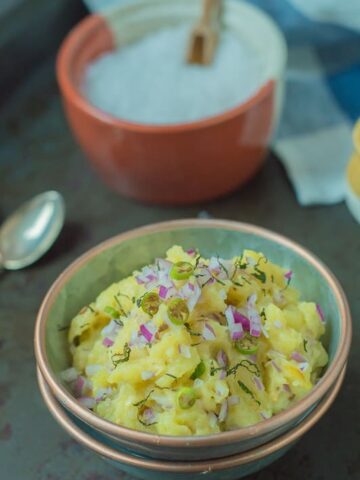 Aloo Bharta - Indian style mashed potatoes
